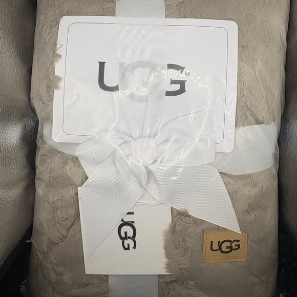 UGG Other - UGG Throw blanket brand new in bag with Tags - OS